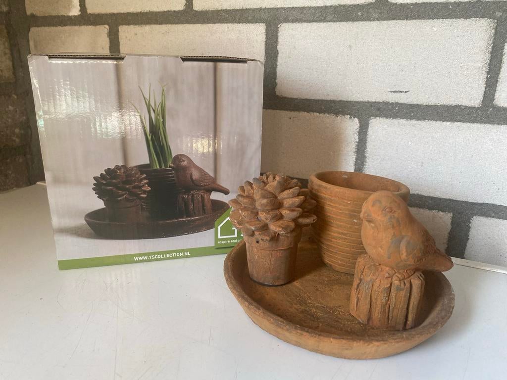 Terracotta bloempotjes set met schaal en vogel, Ophalen of Verzenden, Zo goed als nieuw, Balkon, Overige vormen