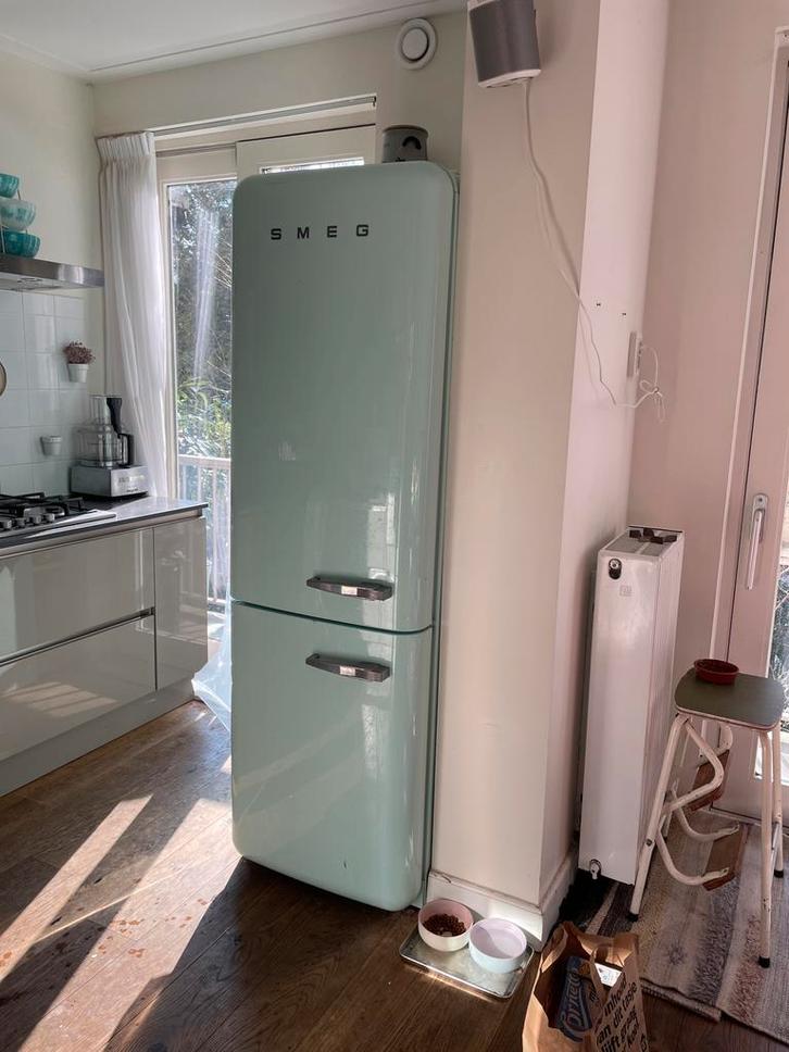 Smeg Koelkast FAB32 Mintgroen - Deur links, Witgoed en Apparatuur, Koelkasten en IJskasten, Gebruikt, Met aparte vriezer, 200 liter of meer