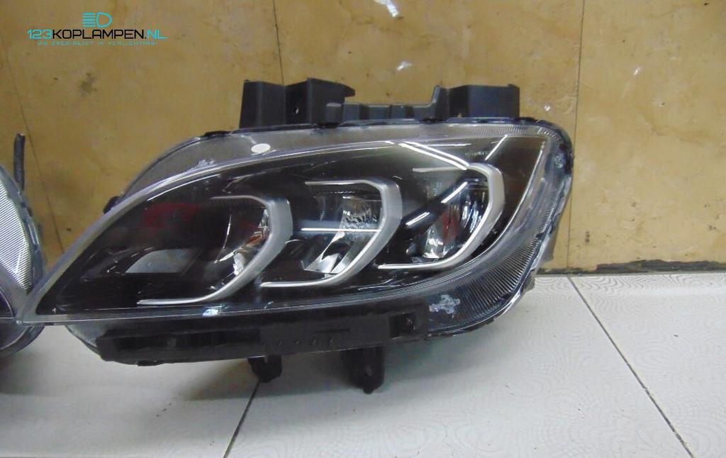 Hyundai Kona Facelift koplamp links rechts, Gebruikt, -, -, Ophalen of Verzenden