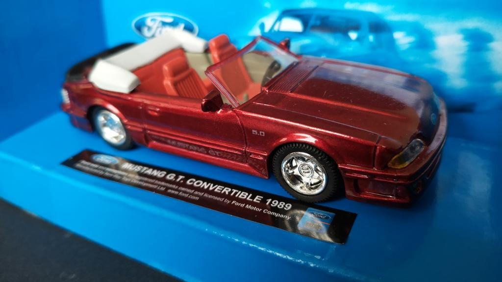 Ford Mustang convertible 1:43 New Ray City Cruiser Pol, Hobby en Vrije tijd, Modelauto's | 1:43, Overige merken, Auto, Verzenden