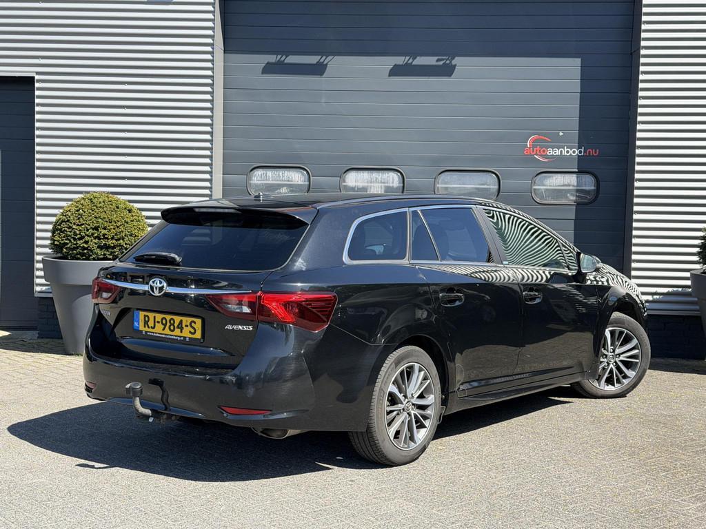 Toyota Avensis Touring Sports 1.8 VVT-i Executive | Navigati, Euro 6, 4 cilinders, Zwart, Leder