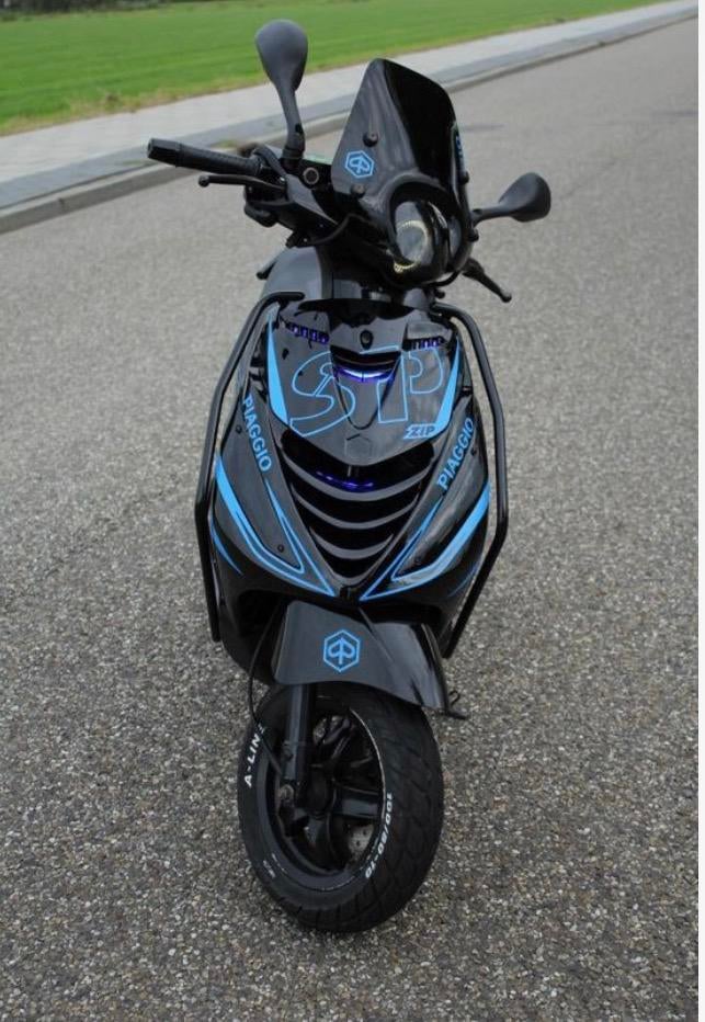 Opknapper zip GEZOCHT, Fietsen en Brommers, Scooters | Piaggio, Ophalen, Zo goed als nieuw, Benzine, Zip