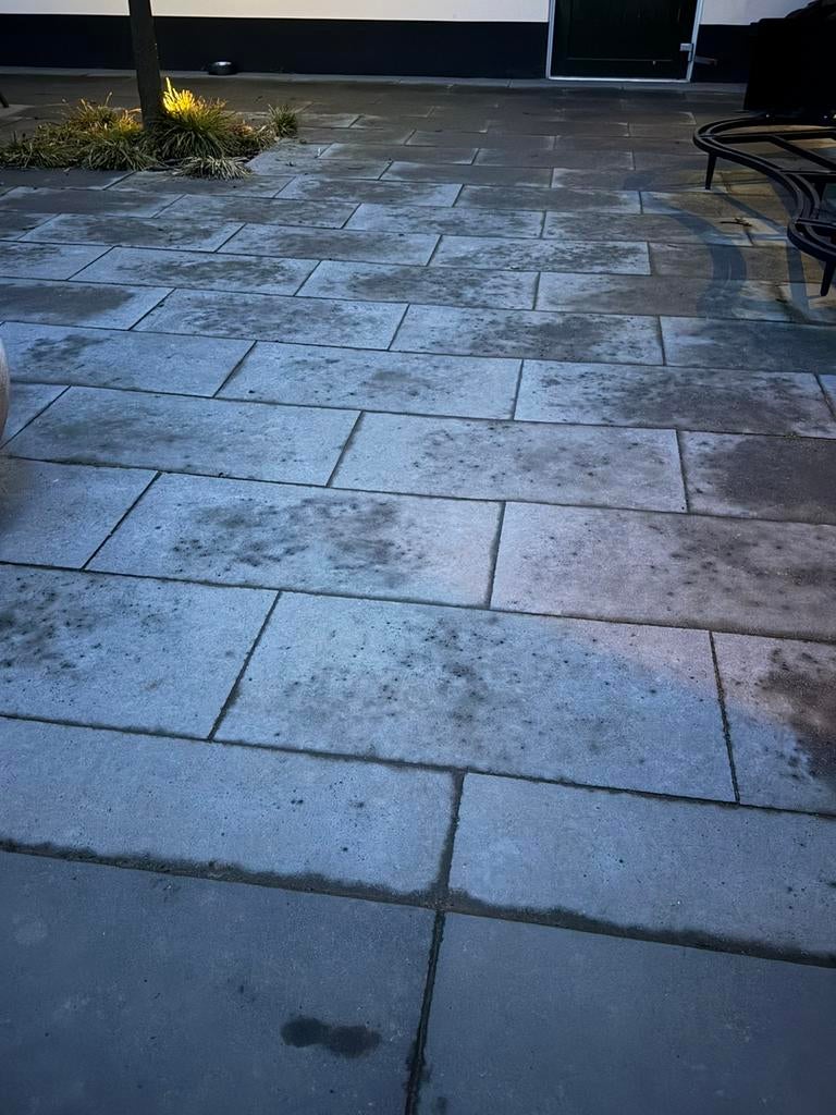 Tegels en trap 80x40 ongeveer 50-60m2, Tuin en Terras, Ophalen of Verzenden, Zo goed als nieuw, Beton, Terrastegels