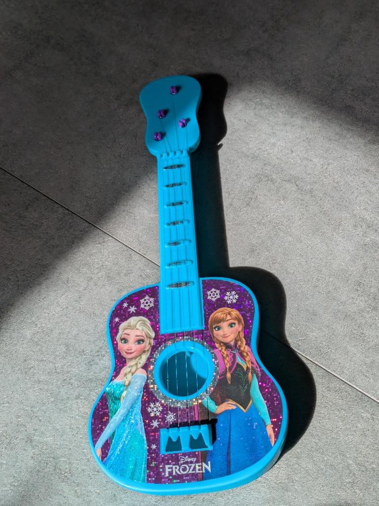 Disney Frozen speelgoed gitaar, Ophalen of Verzenden, Overige figuren, Zo goed als nieuw, Overige typen