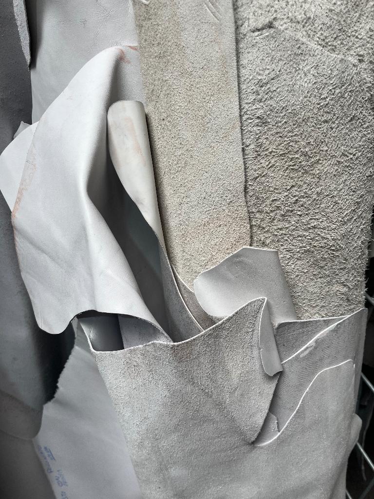 Leren huiden, Hobby en Vrije tijd, Stoffen en Lappen, Ophalen, Bruin, Leer of Kunstleer, Nieuw