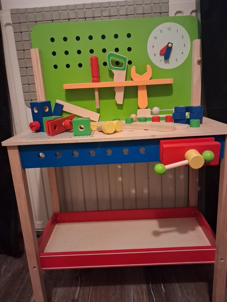 Houten werkbank voor kinderen met gereedschap en accessoires, Ophalen, Zo goed als nieuw, Meubelstuk of Keukentje