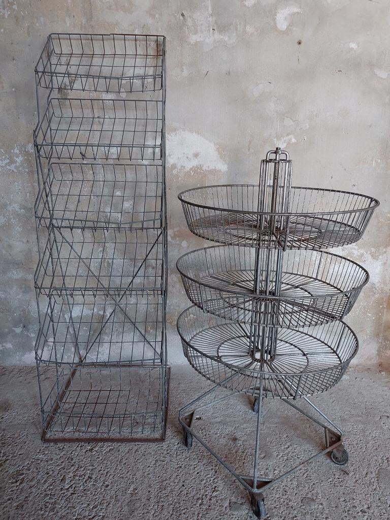 Vintage winkelrekken: Rond rek op wielen & staand rek, Ophalen, Gebruikt