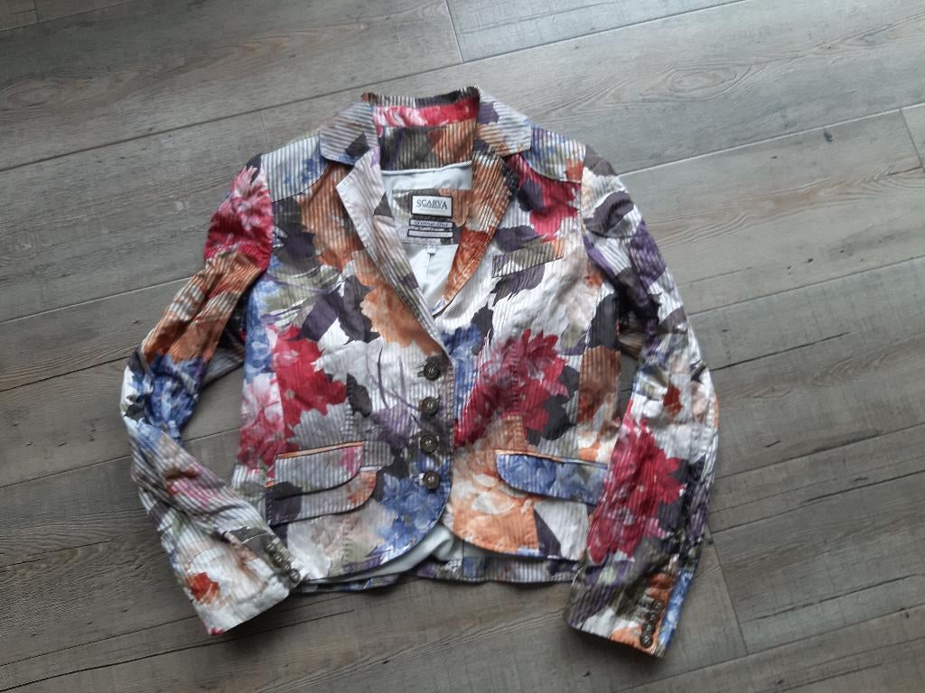 prachtig apart jasje Scarva maat 36, Kleding | Dames, Jasjes, Kostuums en Pakken, Ophalen, Overige kleuren, Scarva, Zo goed als nieuw
