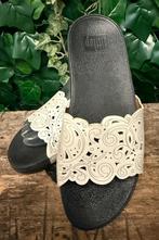 zo goed als nieuw slippers van Fitflop maat 38, Kleding | Dames, Schoenen, Wit, Ophalen of Verzenden, Zo goed als nieuw, Fitflop