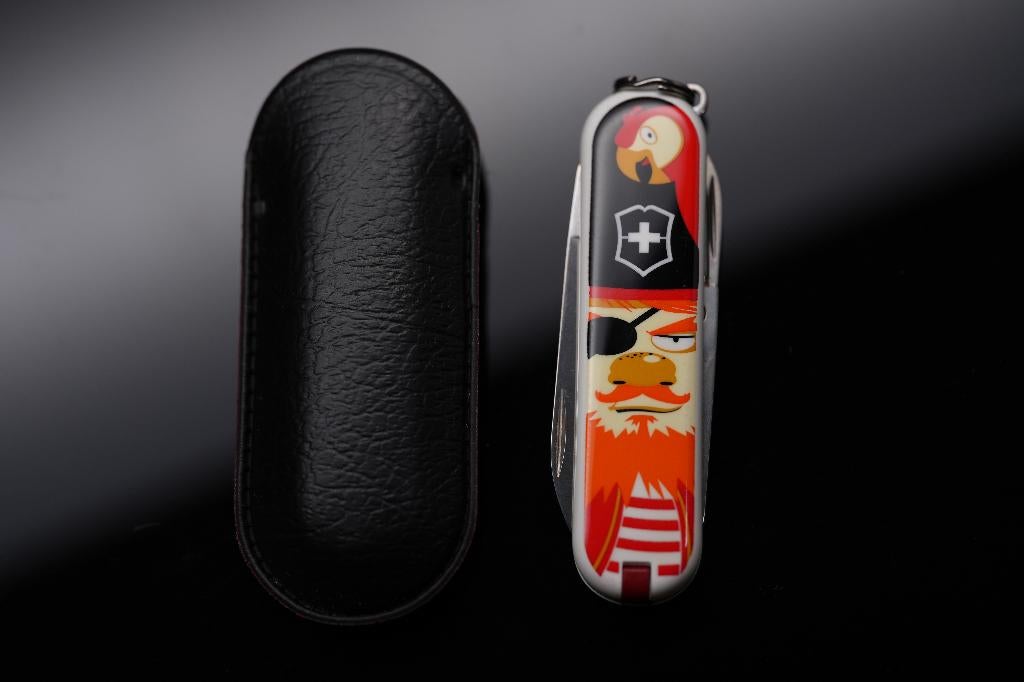 Victorinox Classic SD limited edition - Treasure, Ophalen of Verzenden, Zo goed als nieuw
