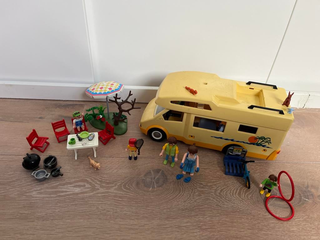 Playmobil camper met poppetjes en accessoires, Ophalen, Gebruikt