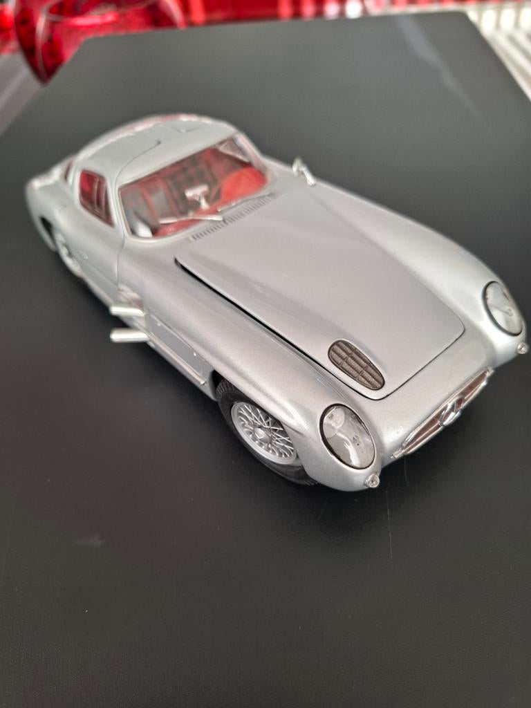 Mercedes Benz 300 SLR Uhlenhaut coupe Maisto 1/18, Ophalen of Verzenden, Zo goed als nieuw, Auto, Maisto