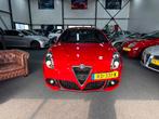 Alfa Romeo Giulietta 1.4 Turbo Multiair 110KW 2017 Rood, Voorwielaandrijving, Stof, Parkeersensor, Zwart