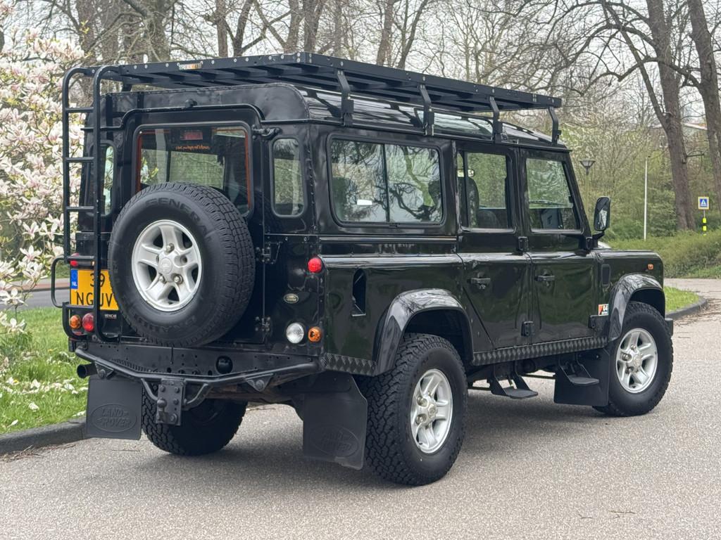 Land Rover Defender 2.5 TD5 110 DC S 9 PERSOONS ! (bj 2003), Auto's, Gebruikt, Vierwielaandrijving, SUV of Terreinwagen, 2025 kg