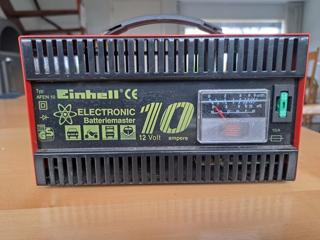 Einhell 10 Electronic 12 Volt acculader. 10 Ampère., Ophalen of Verzenden, Gebruikt