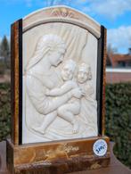 Antieke marmeren plaquette Madonna met kind. 29 cm h. €310., Antiek en Kunst, Ophalen
