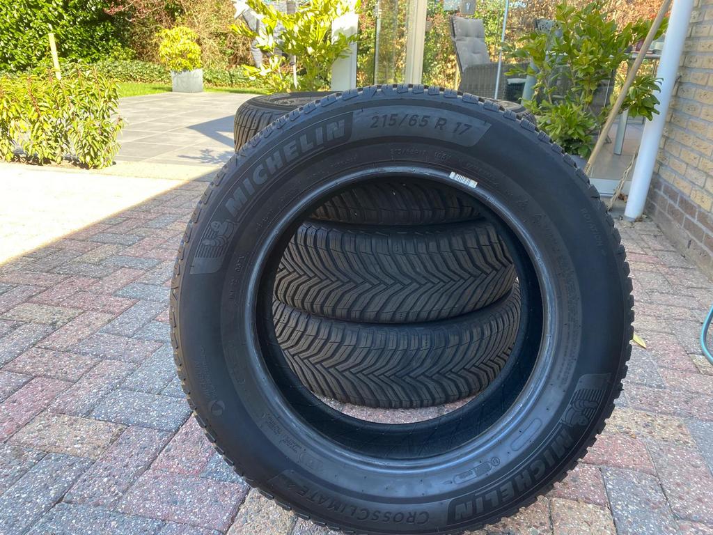 Zgan michelin 215-65-17 crossclimate 2, Ophalen of Verzenden, Zo goed als nieuw