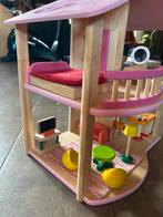 Houten poppenhuis met meubels en poppetjes, Ophalen of Verzenden, Gebruikt, Poppenhuis