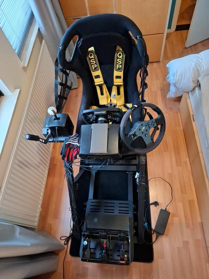 Complete fanatec racesimulator/ simrig, Spelcomputers en Games, Spelcomputers | Sony PlayStation Consoles | Accessoires, Gebruikt