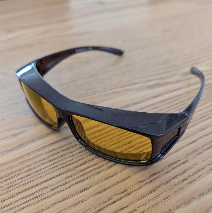 Overzetbril/fit over model, gele glazen, night vision bril, Sieraden, Tassen en Uiterlijk, Zonnebrillen en Brillen | Dames, Zo goed als nieuw