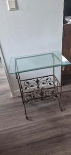 Vintage smeedijzeren bijzettafel met glas, Ophalen