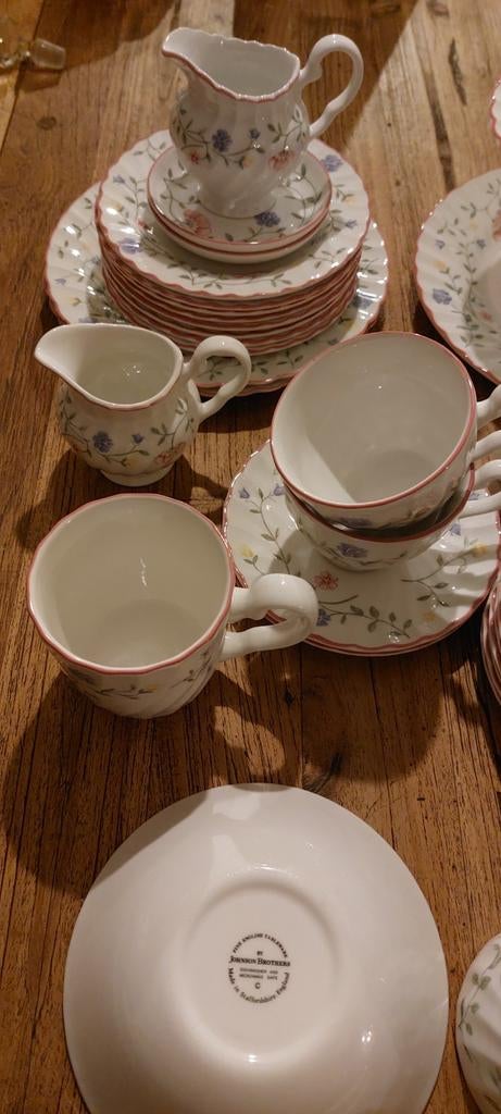 Aanvulling Summer Chintz Johnson Brothers, Ophalen, Zo goed als nieuw, Aardewerk, Overige stijlen