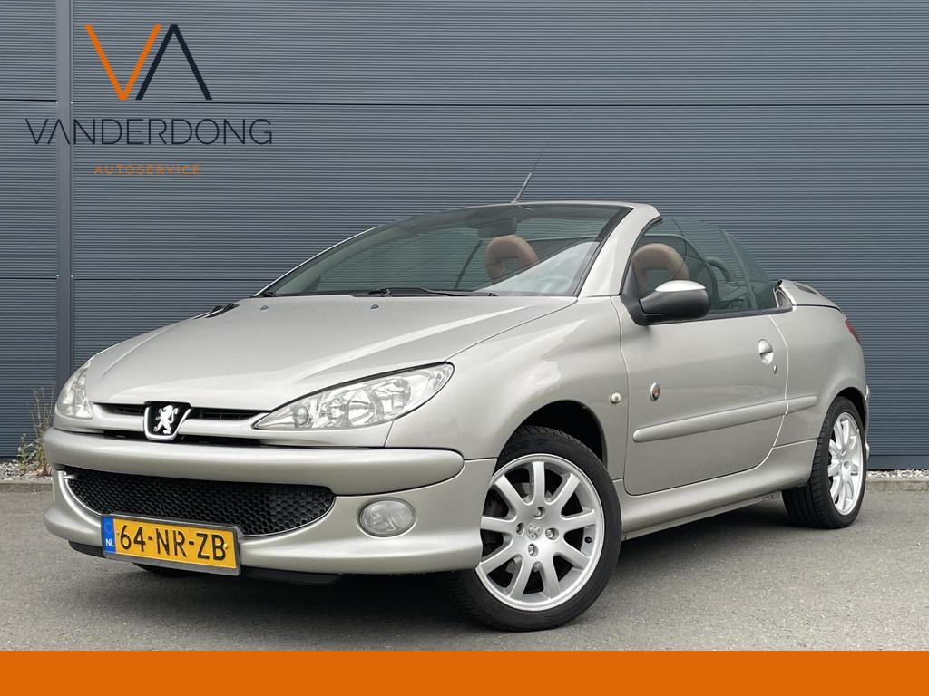 Peugeot 206 CC 2.0-16V Roland Garros | Nette onderhouden aut, Auto's, Gebruikt, 4 cilinders, Cabriolet, 4 stoelen