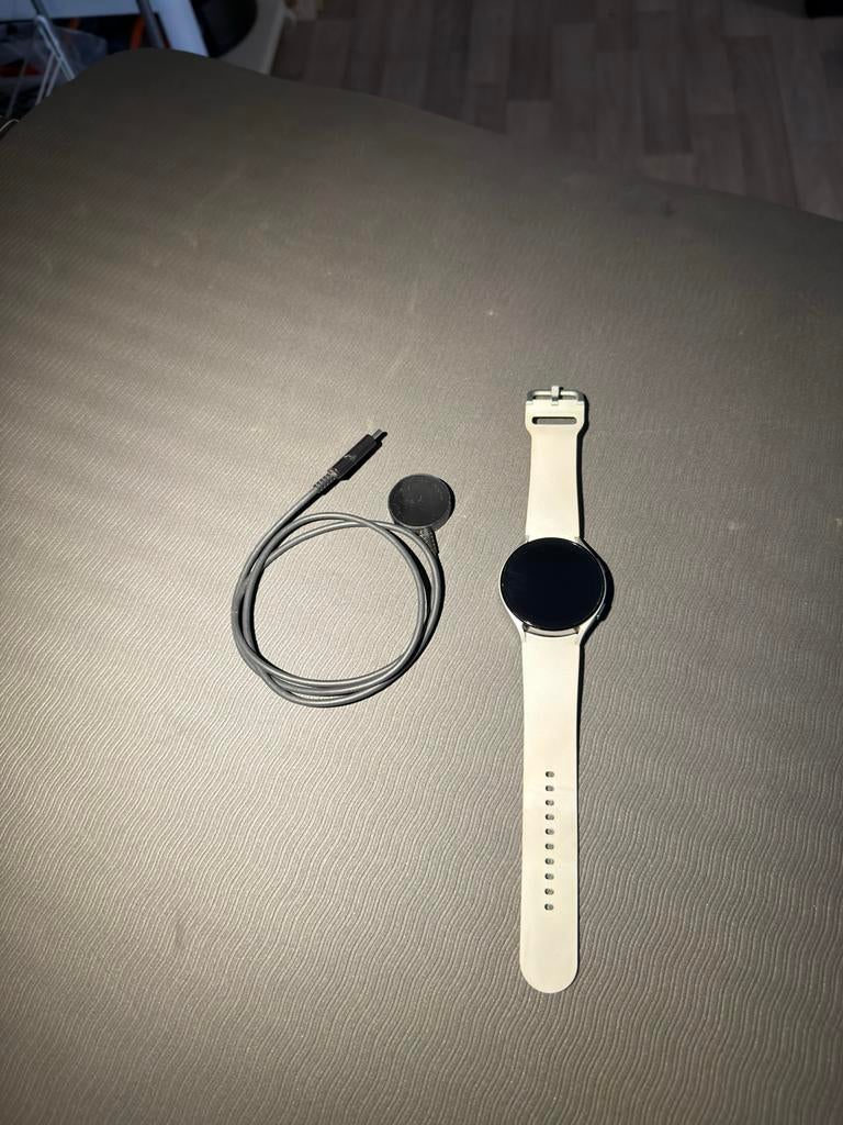 Samsung Galaxy Watch 5 44mm, Ophalen, Wit, Zo goed als nieuw, Waterdicht