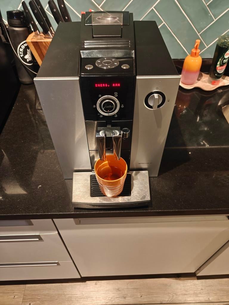 Gereviseerde Jura J7 Koffiemachine - Zo goed als nieuw, Witgoed en Apparatuur, Koffiezetapparaten, Refurbished, Koffiebonen, Koffiemachine
