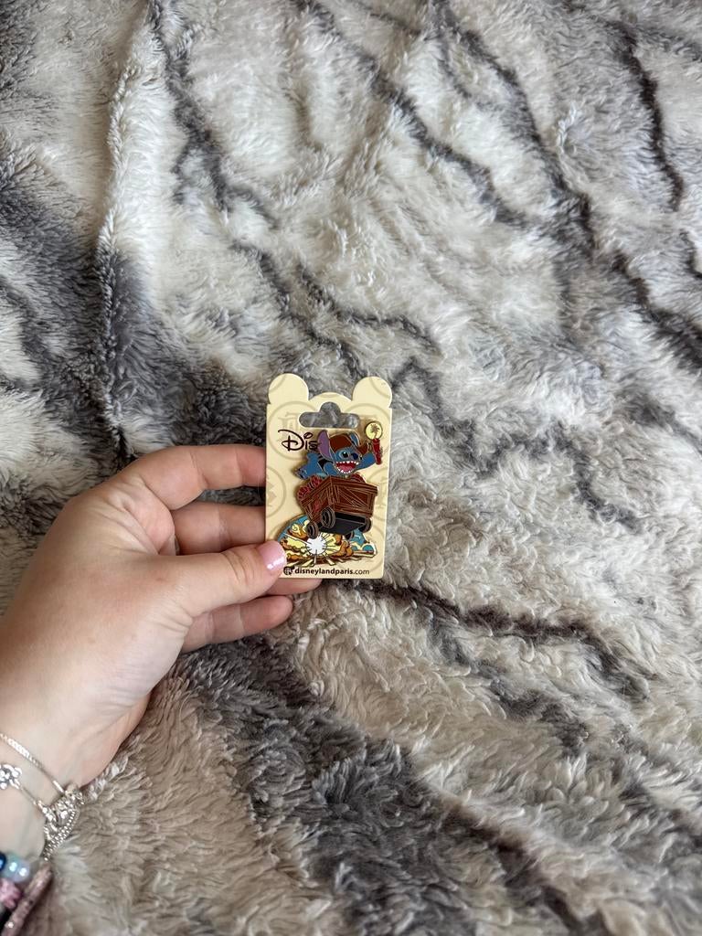 Disney Stitch Pin - Disneyland Parijs, Ophalen of Verzenden, Overige figuren, Zo goed als nieuw, Overige typen
