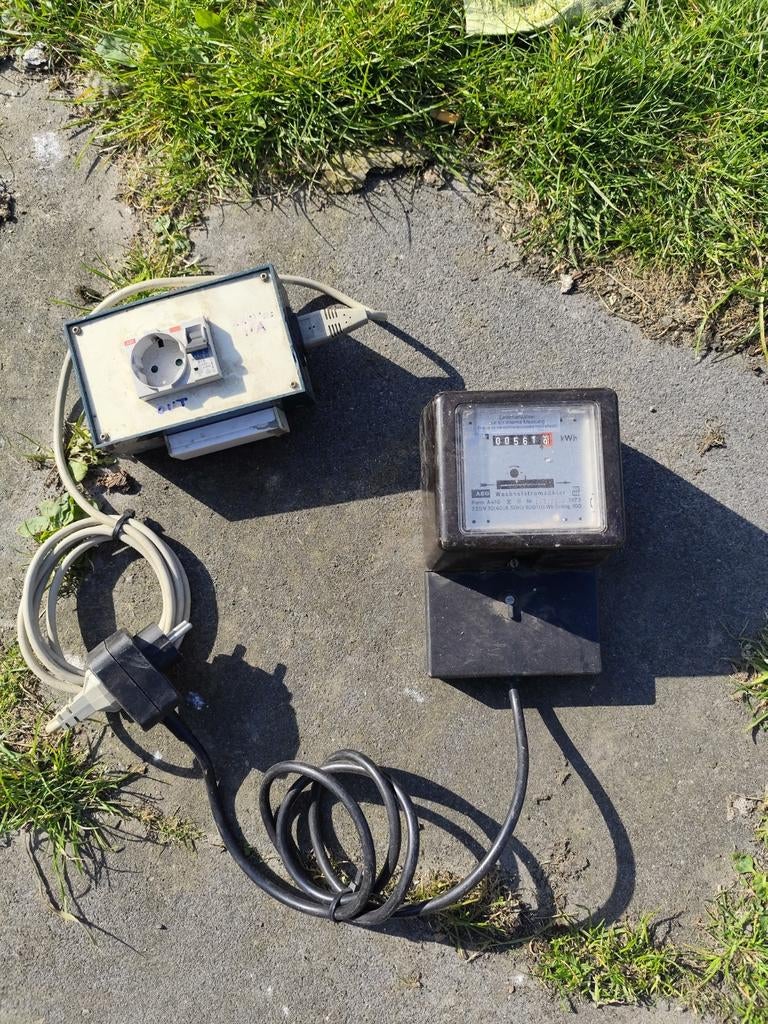 2 fase draaischijf meter met zekeringsautomaat, Doe-het-zelf en Verbouw, Meetapparatuur, Ophalen, Gebruikt, Elektriciteit