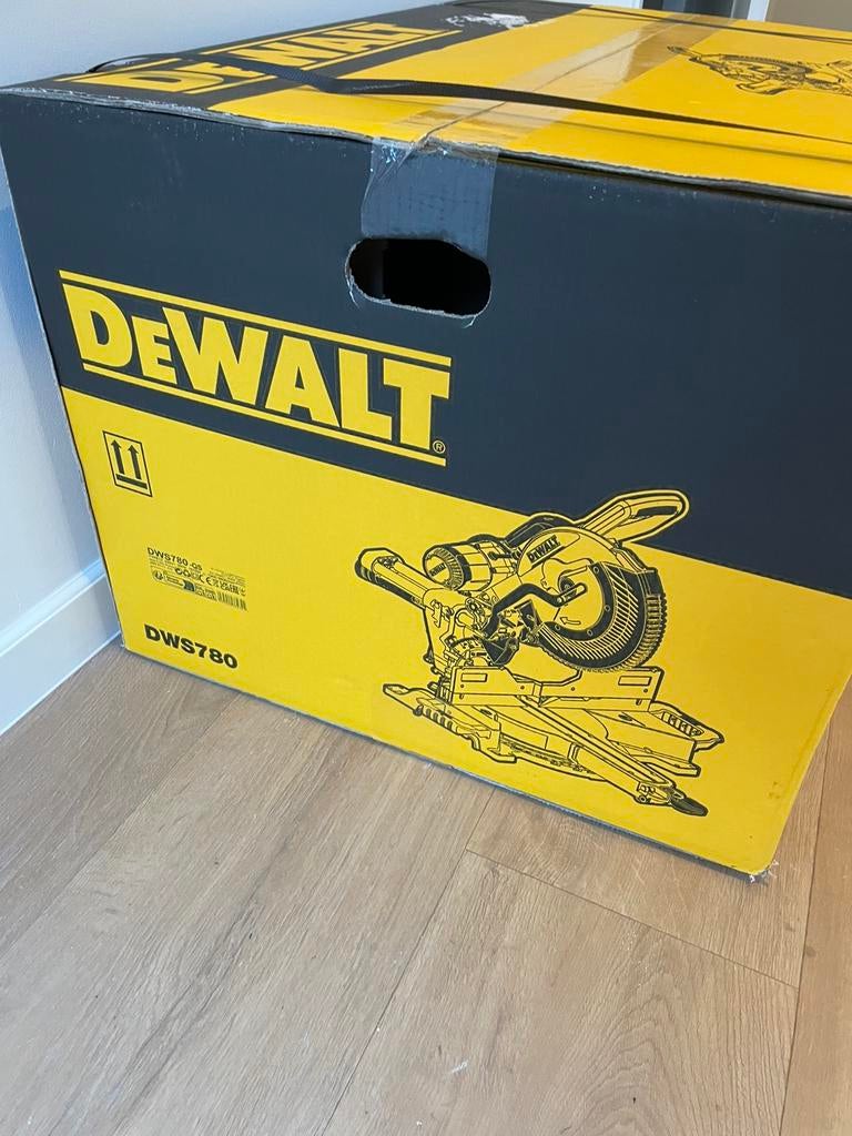 Dewalt dws780 afkortzaag, Ophalen, Zo goed als nieuw, Afkortzaag, 30 tot 70 mm