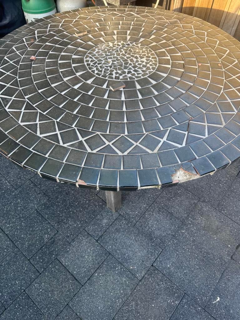 Grote ronde mozaïek tuintafel grijs/zwart - Ø 1.60m, Tuin en Terras, Tuintafels, Ophalen of Verzenden, Gebruikt, Rond, Overige materialen