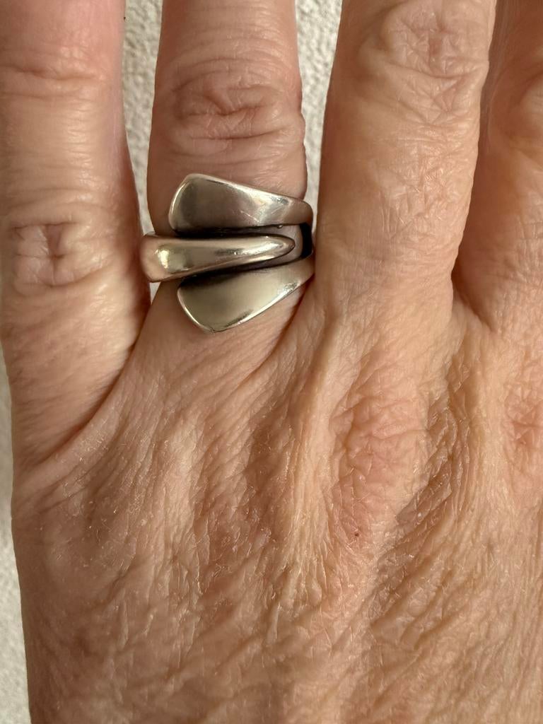 H111/Massief Zilveren Modernist ring Denemarken gesigneerd, Gebruikt, Verzenden, X, Dame