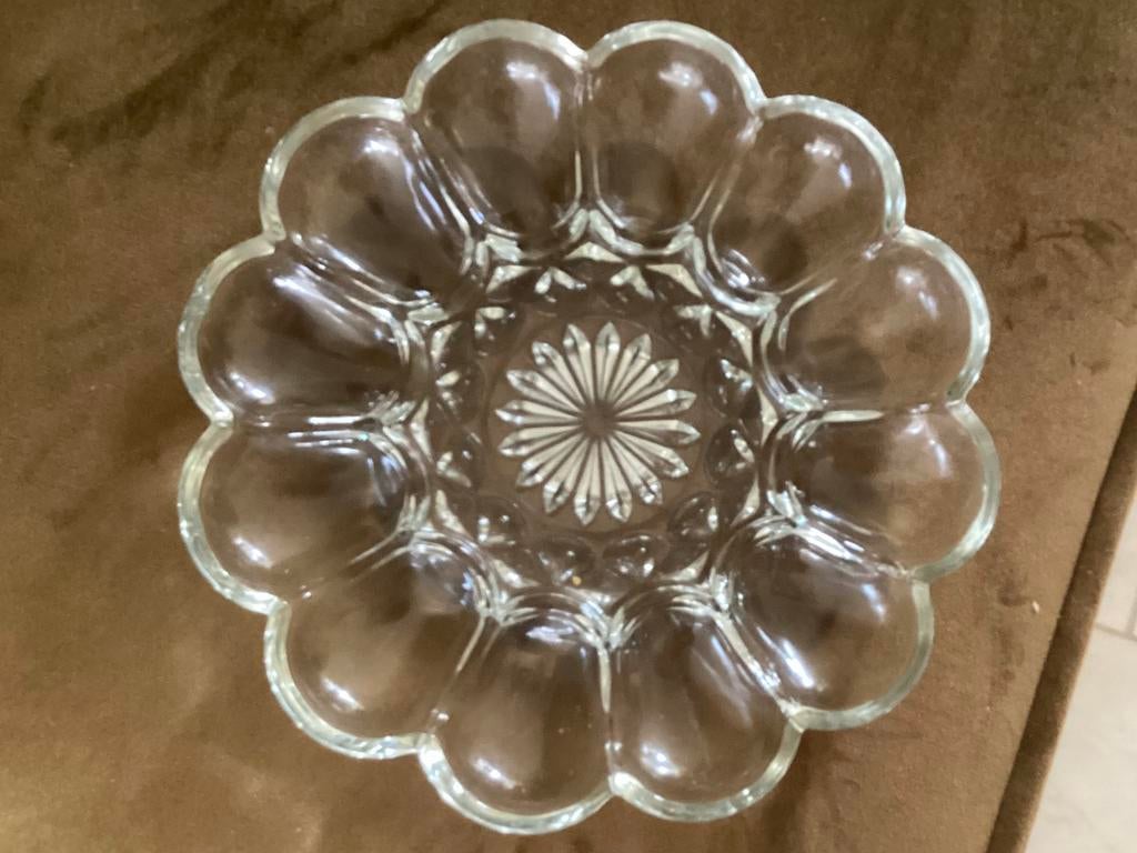 Schaal voor 12 gevulde eieren, van glas, Ophalen of Verzenden, Overige stijlen, Glas, Schaal of Schalen