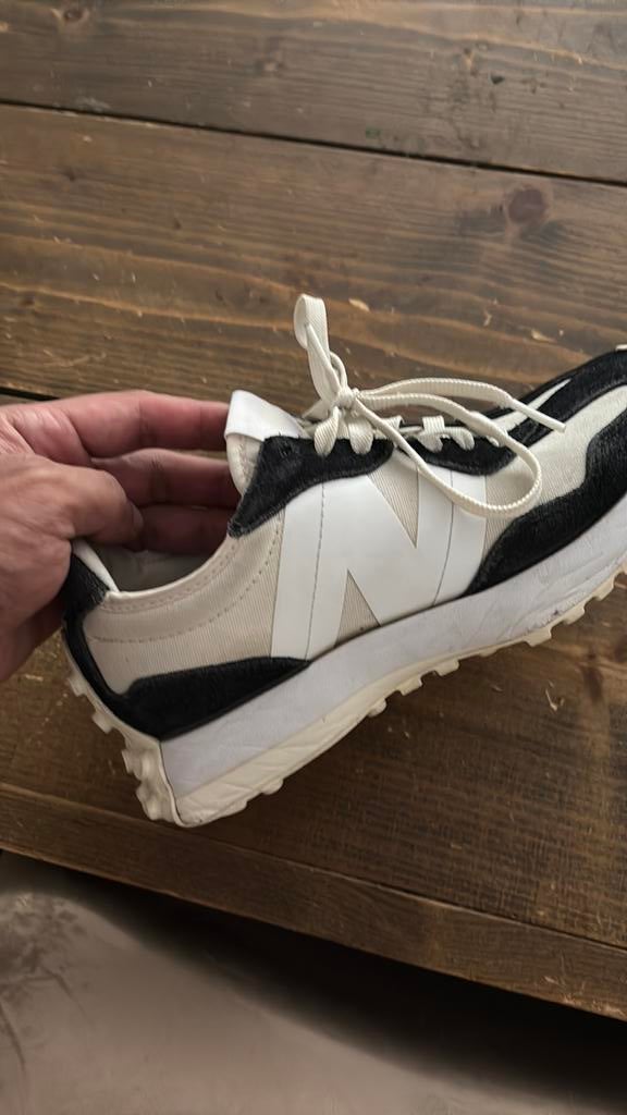 New Balance 327  maat 38, Kleding | Heren, Schoenen, Ophalen of Verzenden, Zo goed als nieuw, Zwart