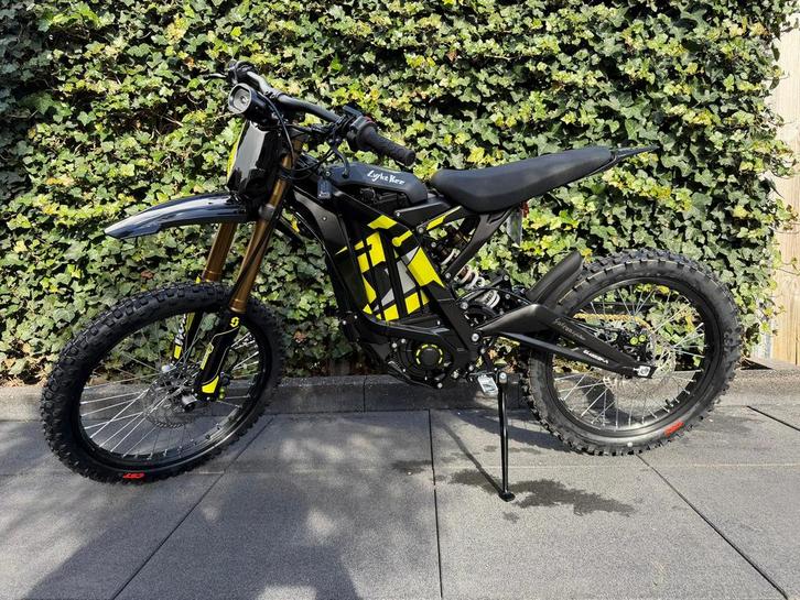 Zwarte Surron Light Bee X 2025 NIEUW!, Fietsen en Brommers, Brommers | Crossbrommers, Nieuw, Overige merken, Ophalen