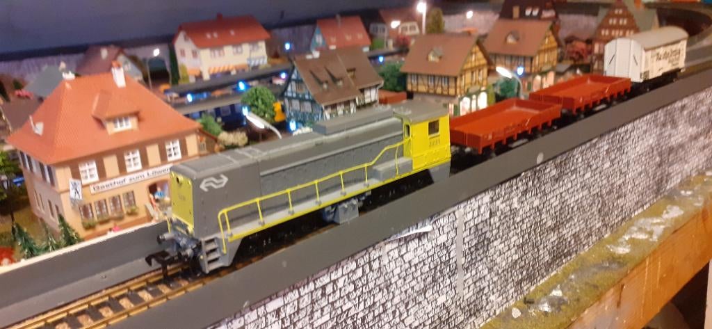 Roco dieselloc ho + 3 goederenwagens, Gelijkstroom, Analoog, Ophalen of Verzenden, Roco