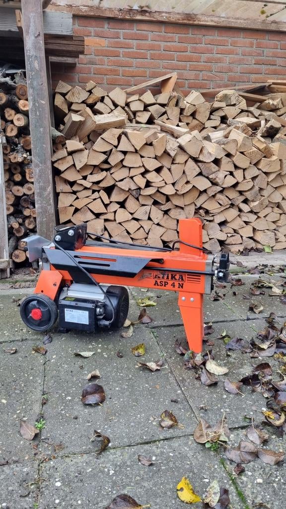 Te huur: 4 ton houtklover / kloofmachine 230v, Tuin en Terras, Kloofmachines, Ophalen, Liggend
