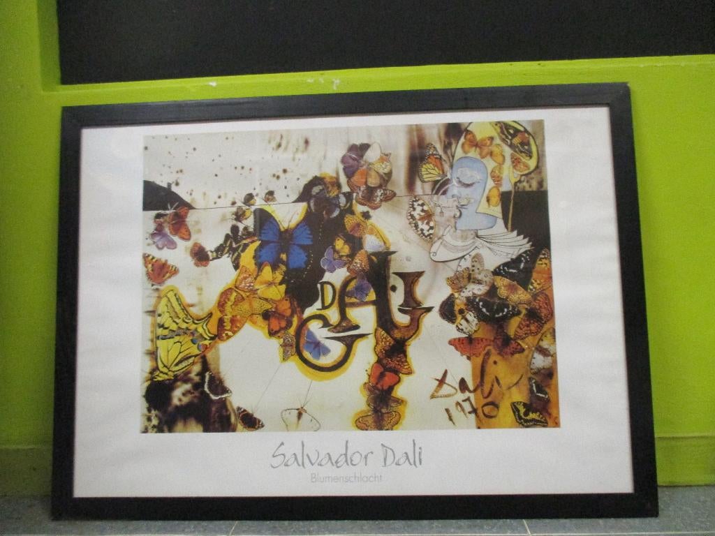 ingelijste prent vintage design Salvador Dali Blumenschlacht, Huis en Inrichting, Woonaccessoires | Schilderijen, Tekeningen en Foto's