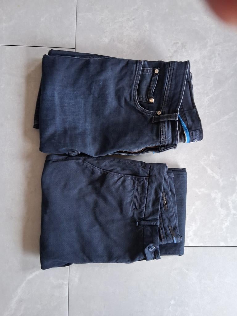 2 nette herenbroeken: Pierre Cardin W32/L30 & Alberto W31/L3, Blauw, Pierre Cardin, Alberto, Overige maten, Ophalen of Verzenden