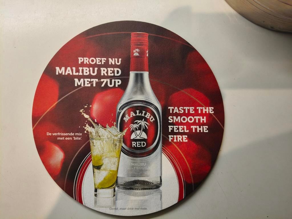 Malibu Red Viltjes - Nieuw en Ongebruikt 50 stuks, Verzamelen, Ophalen of Verzenden, Nieuw, Viltje(s), Overige merken