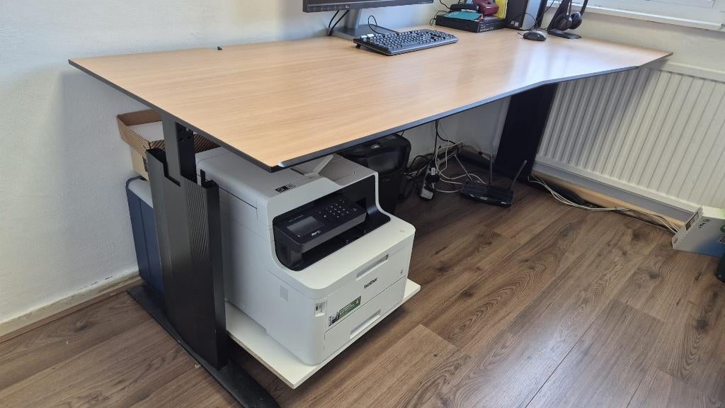 Te koop bureautafel, Huis en Inrichting, Bureaus, Ophalen, Gebruikt, Demontabel, Modern