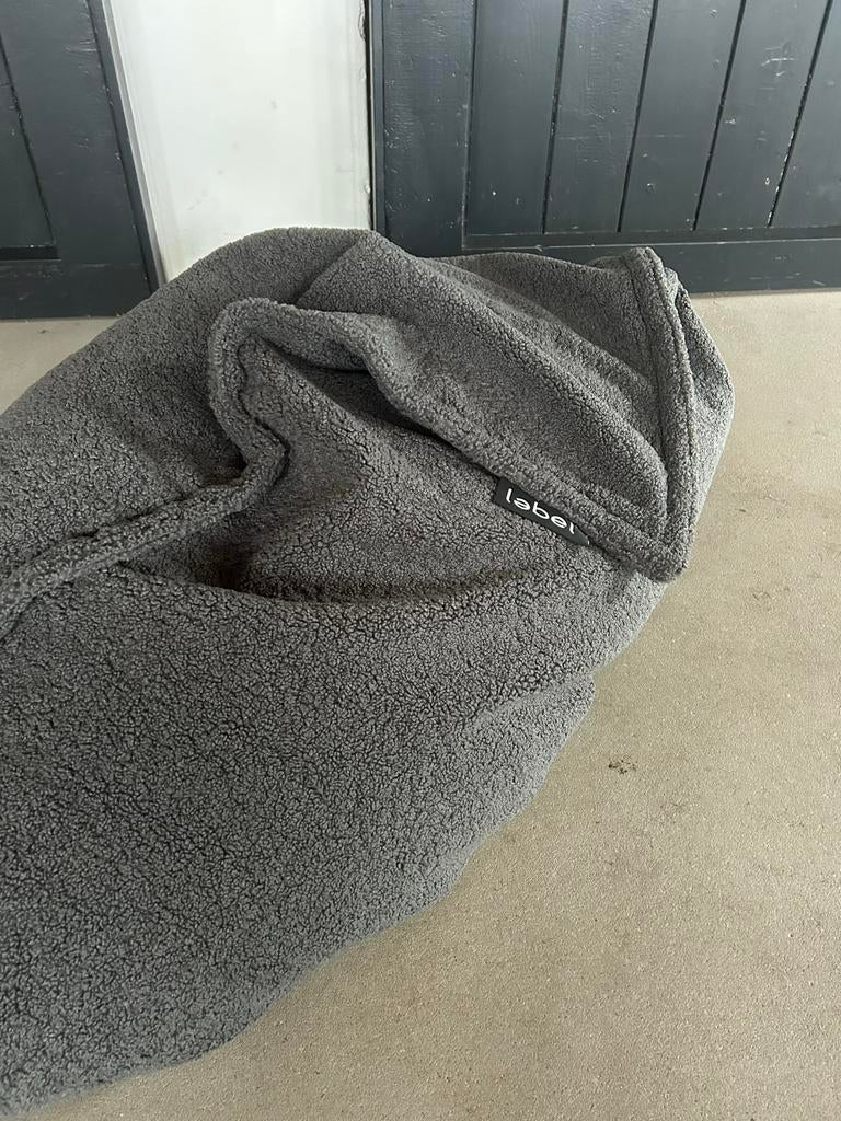 Zitzak teddy stof LEBEL - vrijwel nieuw, Huis en Inrichting, Zitzakken, Ophalen, Zo goed als nieuw, Grijs