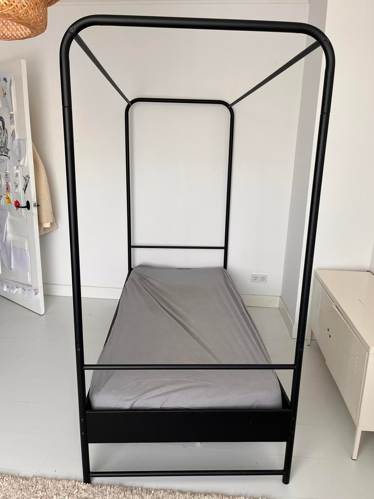 Zwart Hemelbed voor Kinderen - Modern en Stijlvol, Ophalen, Zo goed als nieuw