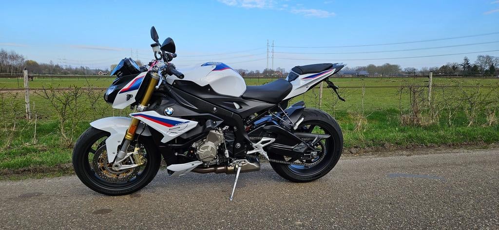 BMW S1000R ESA 2018 AKRAPOVIC CRUISE  RIJMODUS, SUZUKI, 4 cilinders, Motorrijbewijs A, Onbekend