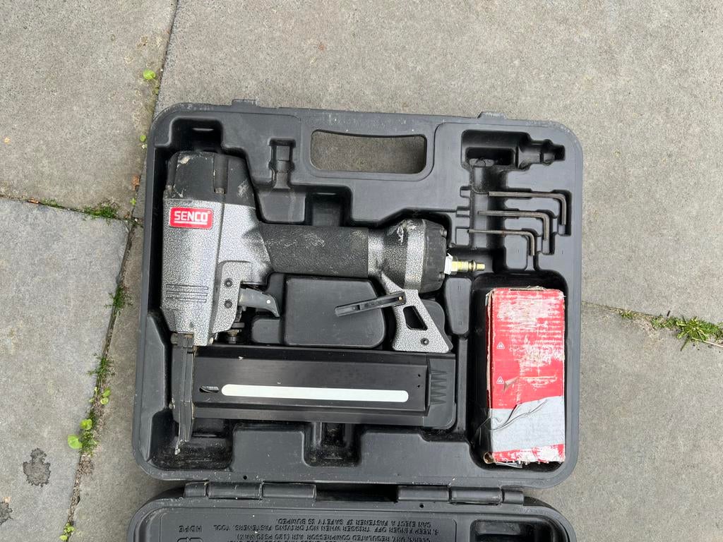 Spijkerpistool senco, Doe-het-zelf en Verbouw, Gereedschap | Handgereedschap, Ophalen of Verzenden, Zo goed als nieuw