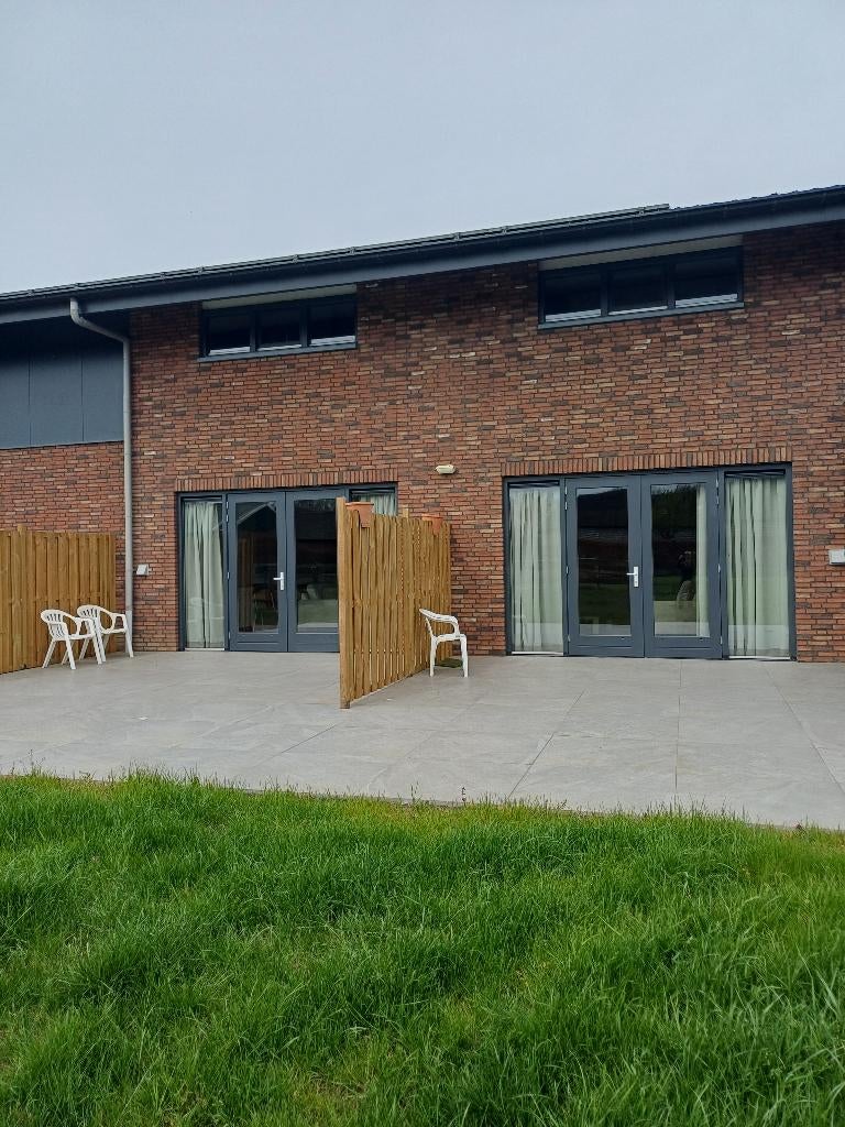 2 Studio,s te huur  per direct  oss