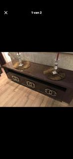 Gucci tv kast, Ophalen