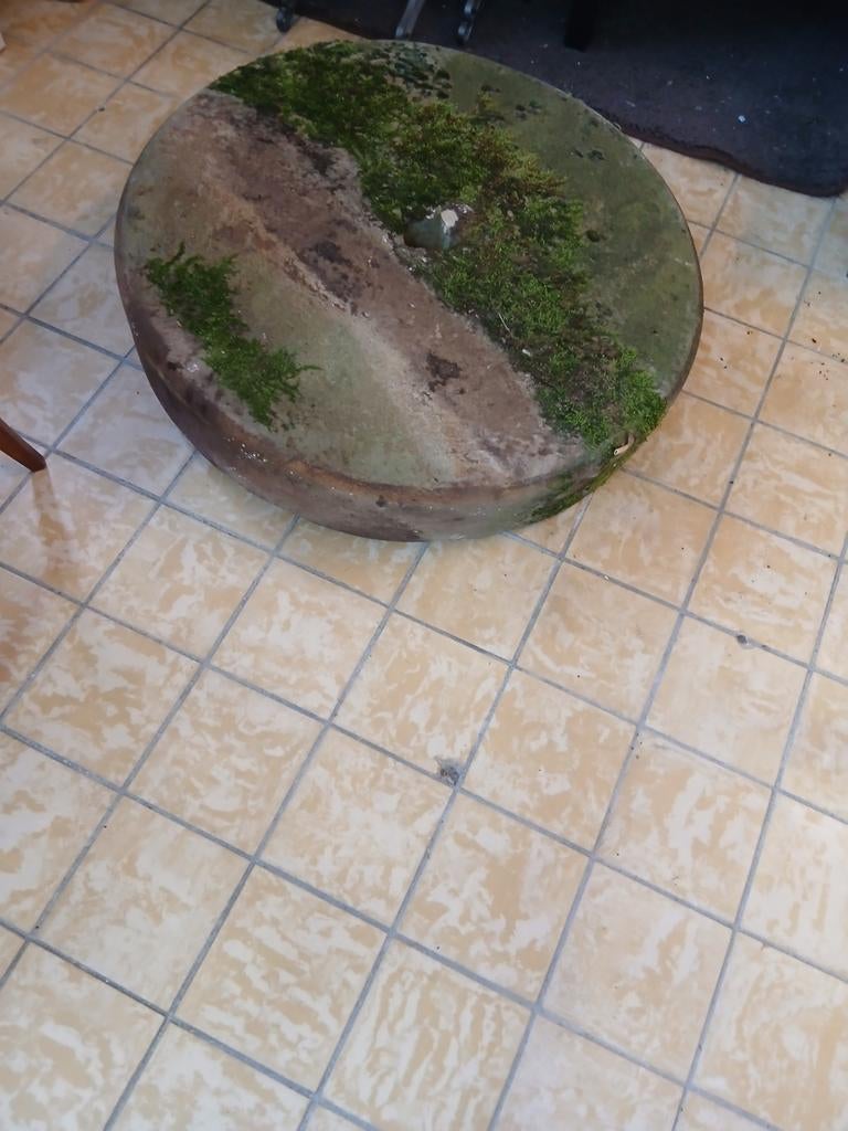 Groot slijpsteen of mollen steen, Ophalen, Zo goed als nieuw, Beton, Klinkers